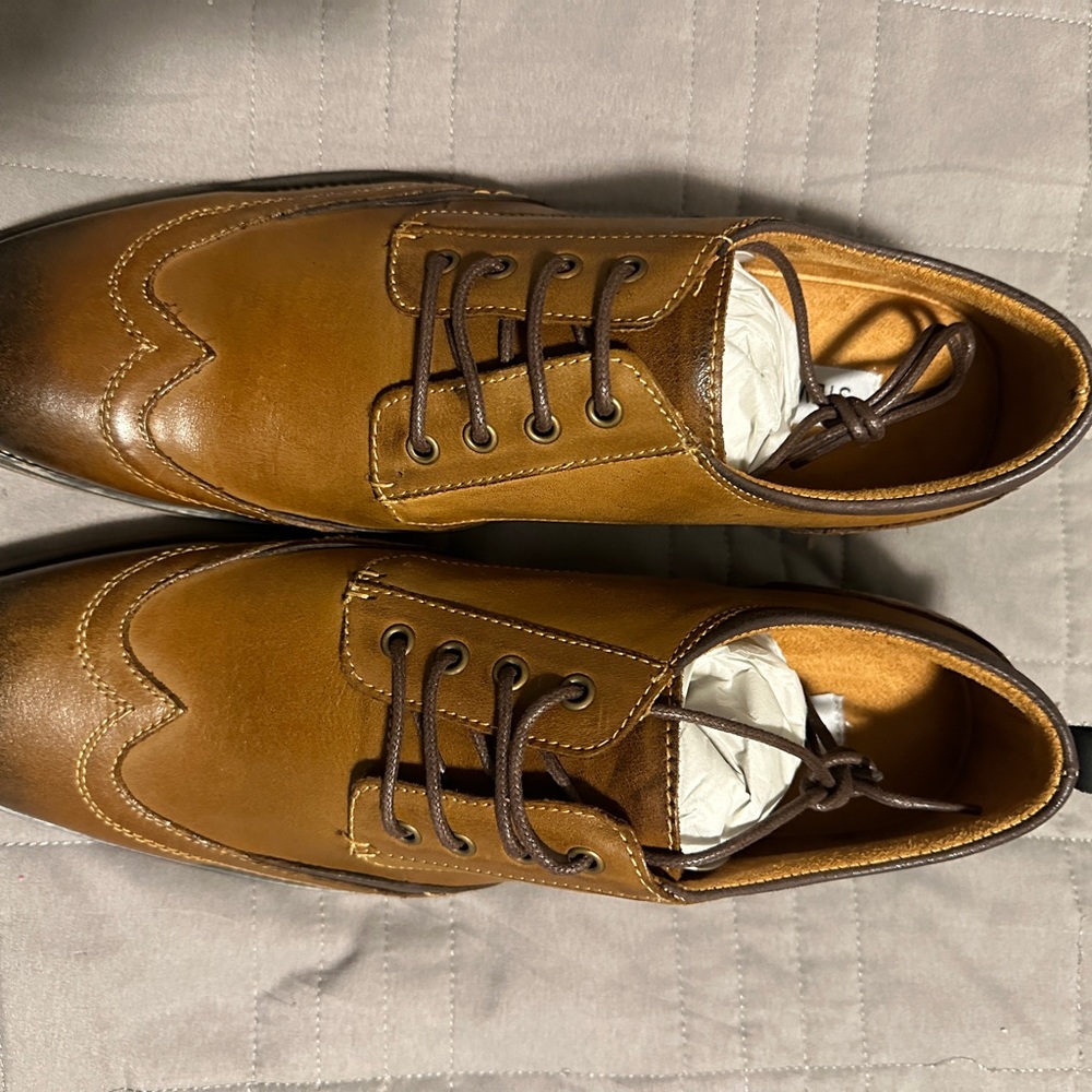 NWT Steve Madden size 10 leather shoes